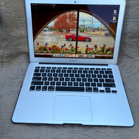 2017 Apple MacBook Air A1466 13.0" i5-5350U@1.80GHz 8GB RAM 121GB SSD Monterey - Picture 4 of 8